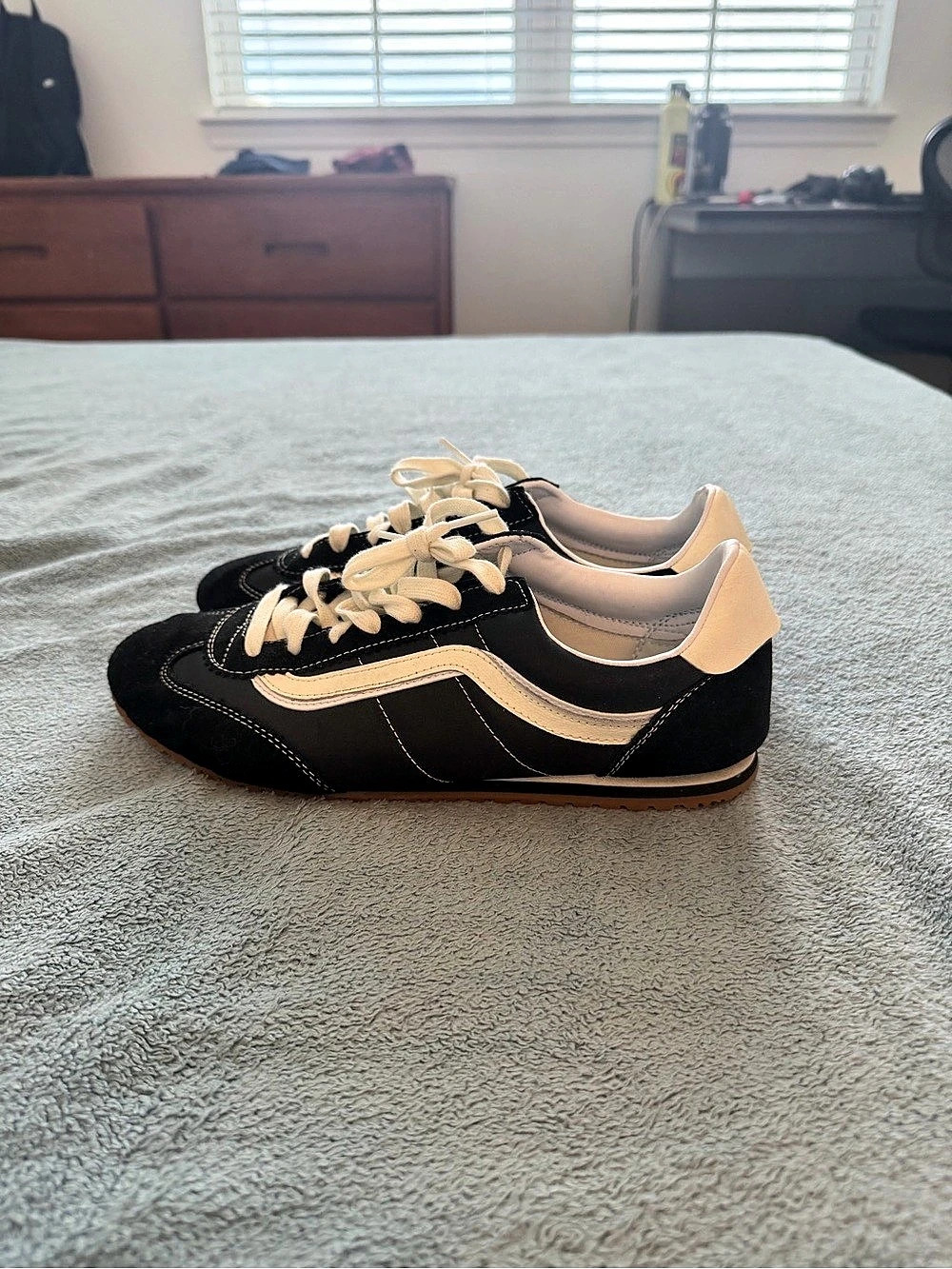 Vans Super Lowpro Black & White Sneakers
